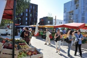 Bottière Chenaie, le Marché place du commandant cousteau