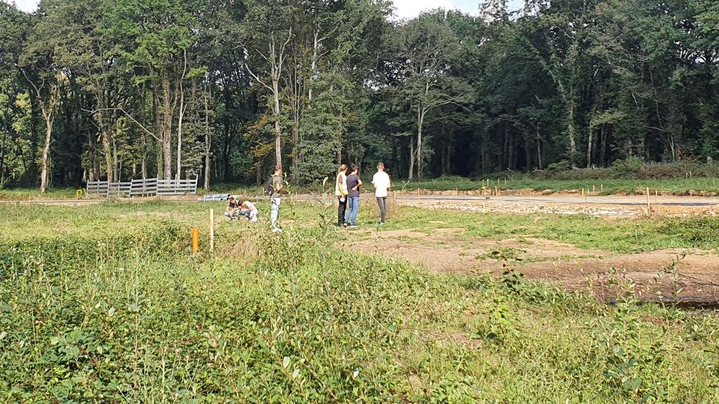 Futurs paysagistes en visite sur le site du Champ de Manoeuvre